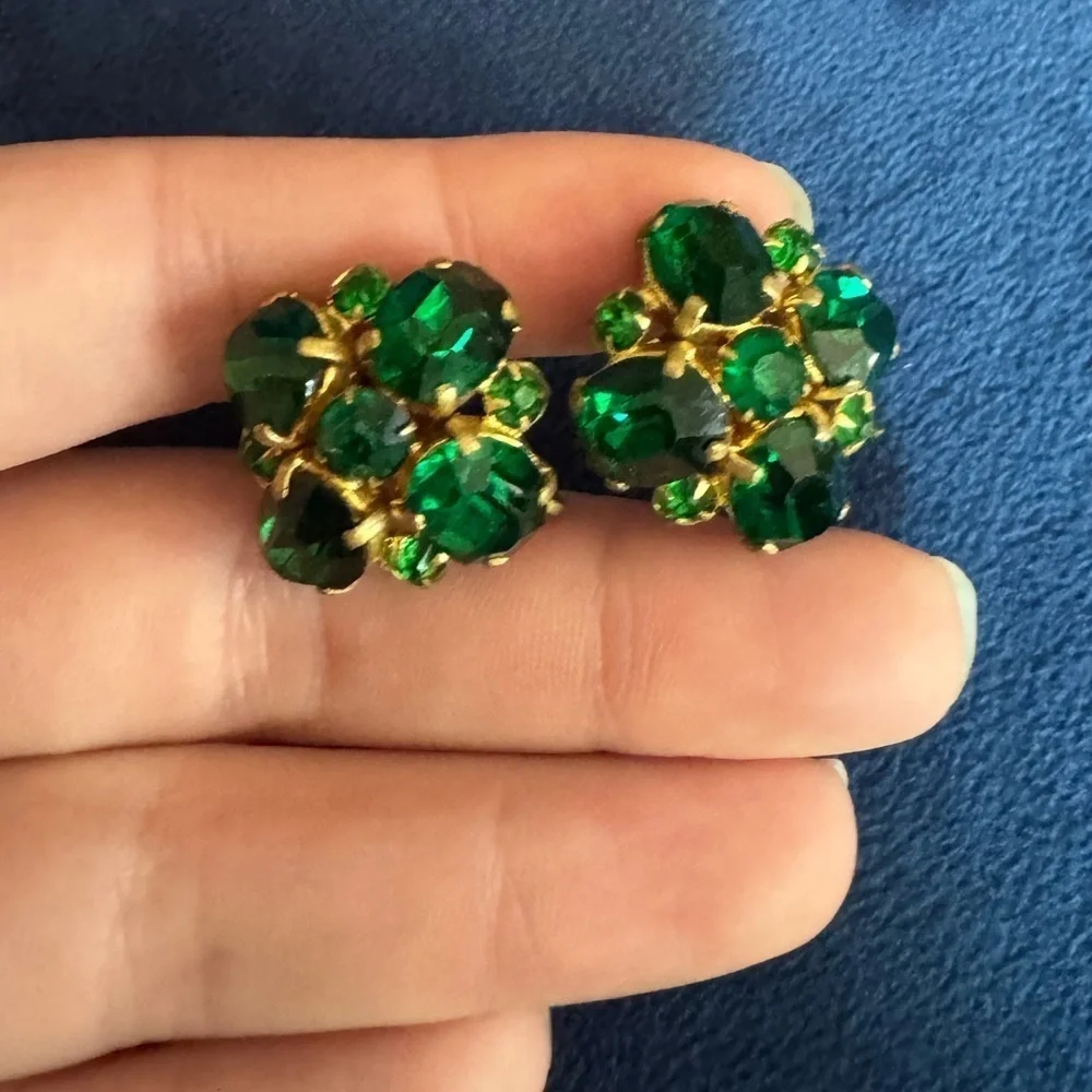 Vintage Signed Czechoslovakia Green Rhinestone Screw Back Earrings Czech
